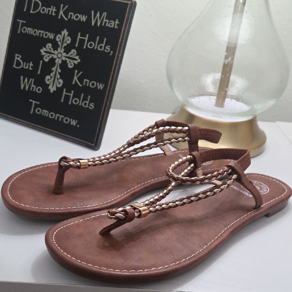 Camel 🐪 Crown Tan Braided Sandals - Women's Size 8